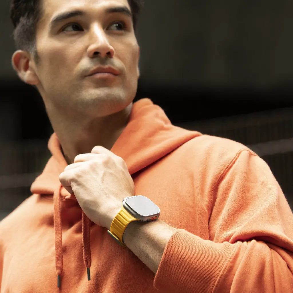 Uniq Revix Evo Reversible Magnetic Apple Watch Strap 49/45/44/42MM – Amber Orange / White