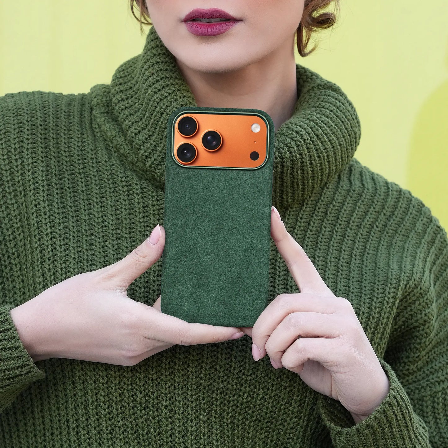 Kadife Alcantara Leather Case For iPhone 17 Pro Max - Green