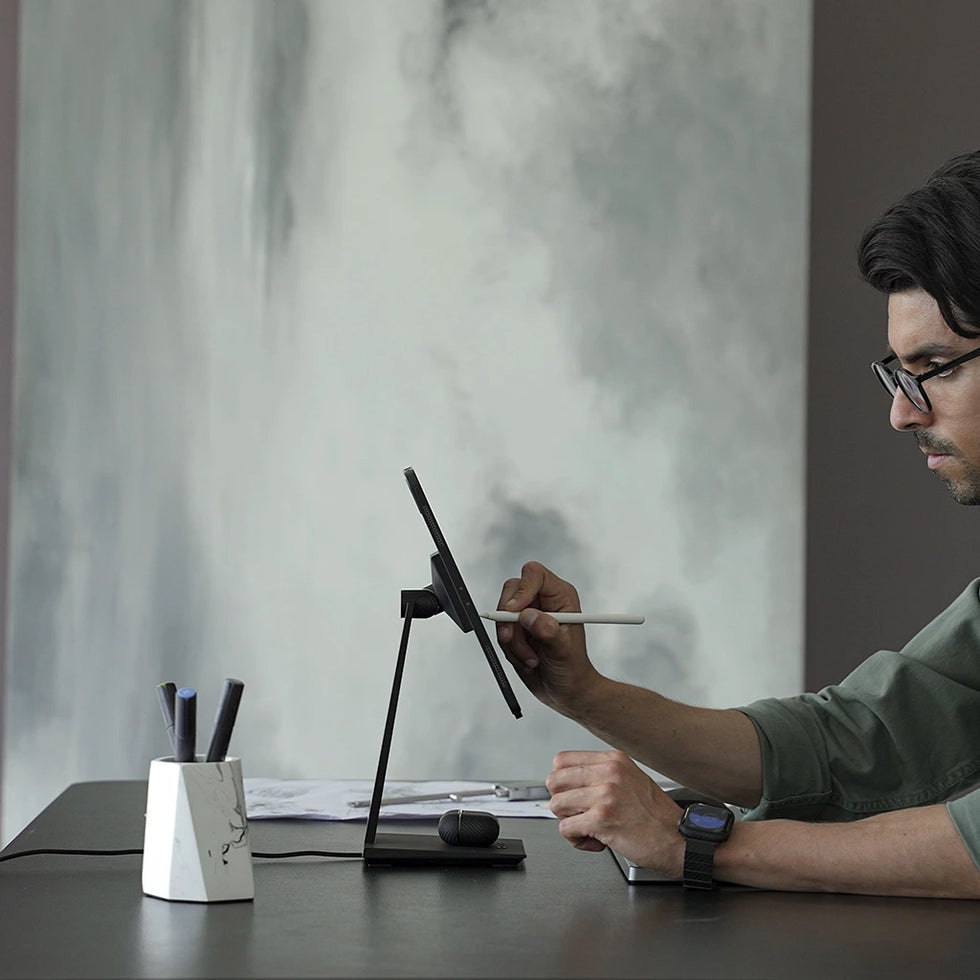 Pitaka Magnetic Stand For iPad