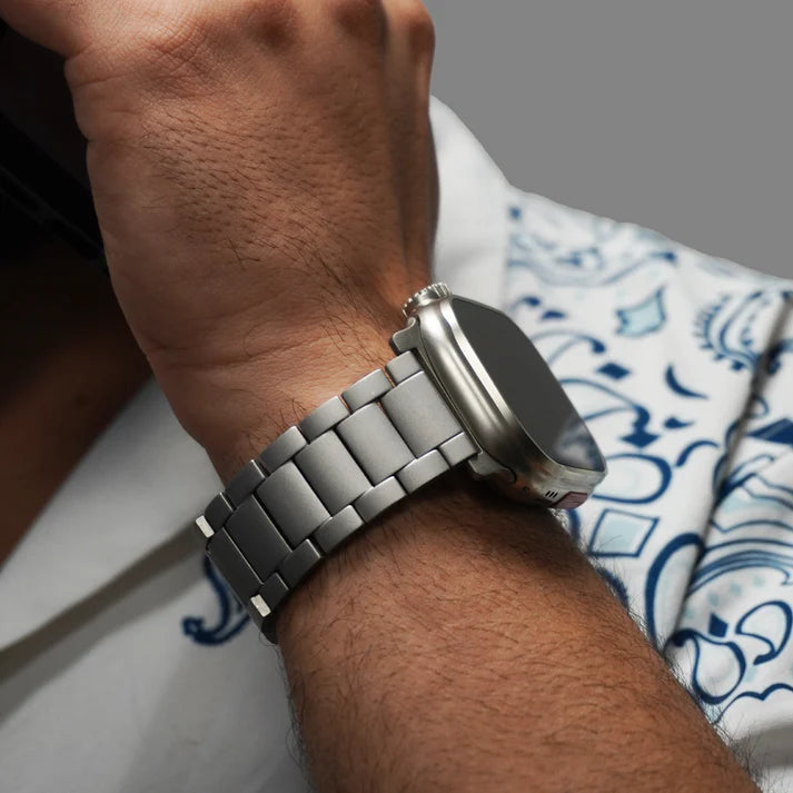Amanos Apple Watch Steel Band - Titanium