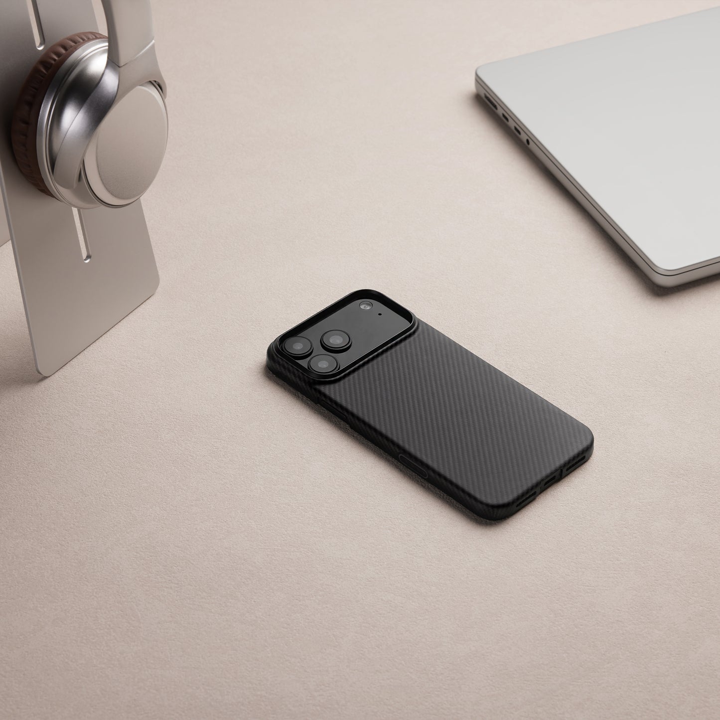 Pitaka Ultra-Slim Case With PitaTap Camera Control for iPhone 17 Series - Black/Gray