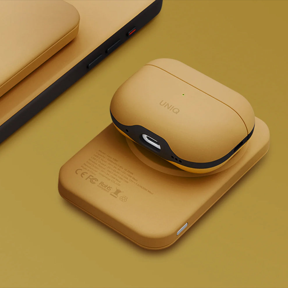 Uniq Lexa 5000 Premium Leatherette Magnetic Power Bank